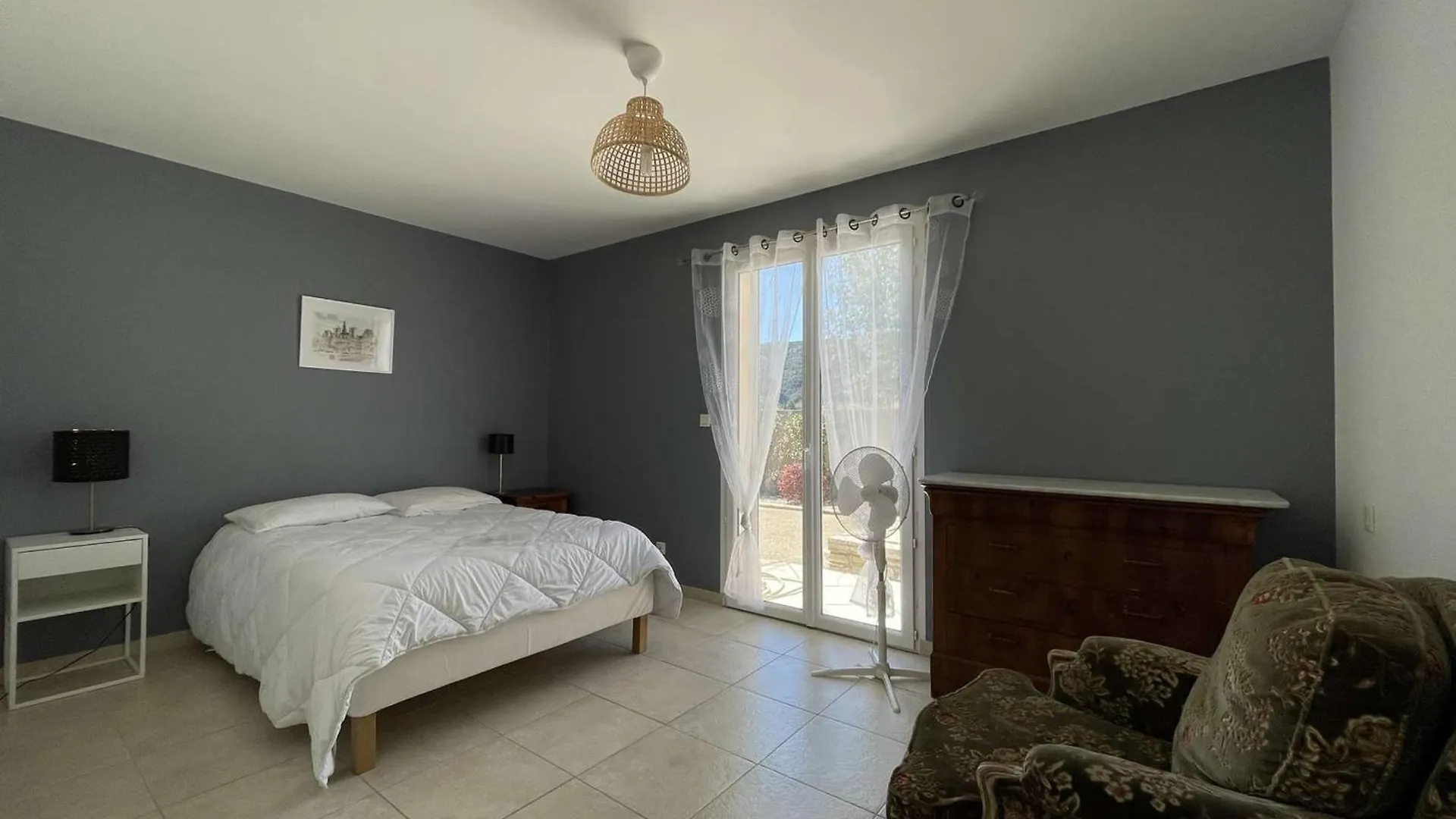 Villa 11 Pers A Vallon-Pont-D'Arc - Piscine Privee, 5 Ch, Jardin, Proche Centre - Fr-1-382-213 0*,  França