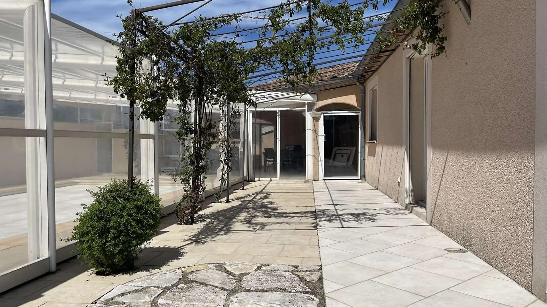 Casa de Férias Villa 11 Pers A Vallon-Pont-D'Arc - Piscine Privee, 5 Ch, Jardin, Proche Centre - Fr-1-382-213 França